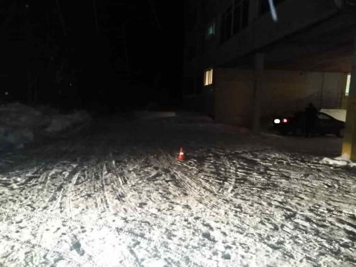 В пгт Ярега на территории школы в результате ДТП пострадала школьница